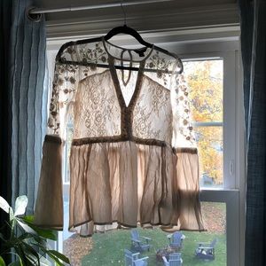 American eagle ivory lace bell sleeve top